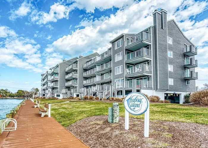 Harbour Island 402m Apartment *