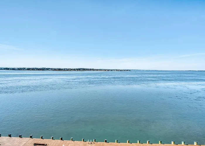 Apartment Harbour Island 402m *