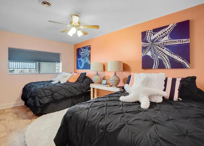 Harbour Island 402m Apartment *